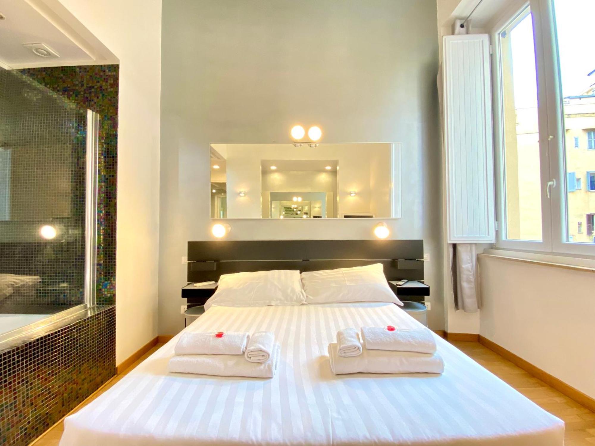 Kiss Me Rome Luxury Rooms — Photos 2